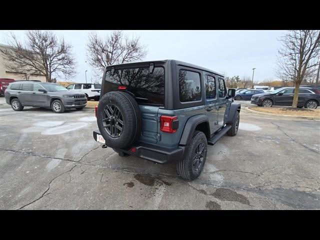 Photo of 2025 Anvil Clearcoat Jeep Wrangler