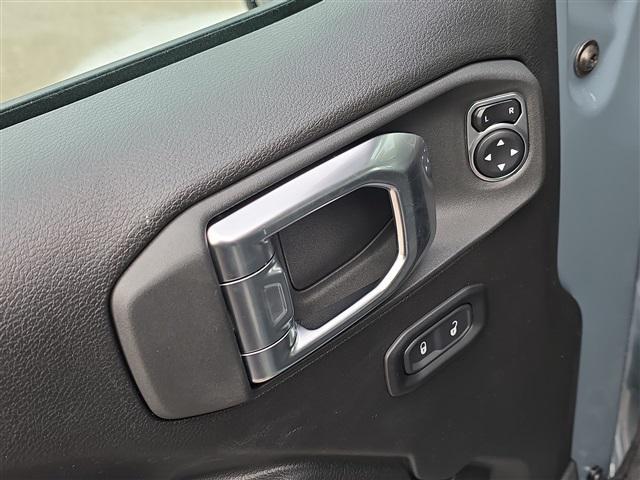 Photo of 2025 Anvil Clearcoat Jeep Wrangler