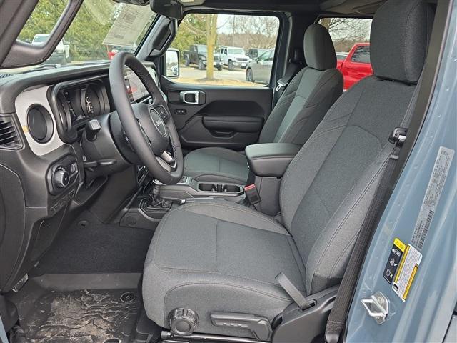 Photo of 2025 Anvil Clearcoat Jeep Wrangler
