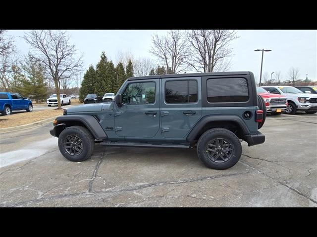 Photo of 2025 Anvil Clearcoat Jeep Wrangler