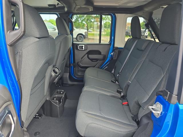 Photo of 2025 Hydro Blue Pearlcoat Jeep Wrangler