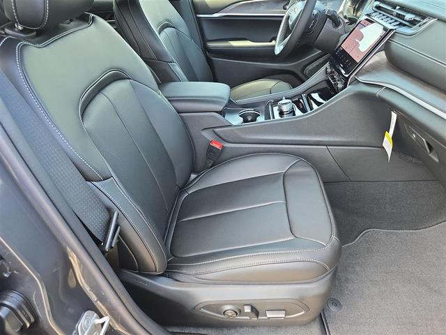 Photo of 2025 Baltic Gray Metallic Clearcoat Jeep Grand Cherokee