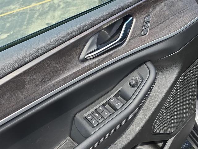 Photo of 2025 Baltic Gray Metallic Clearcoat Jeep Grand Cherokee