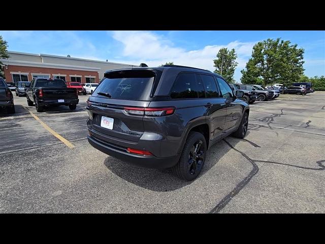 Photo of 2025 Baltic Gray Metallic Clearcoat Jeep Grand Cherokee