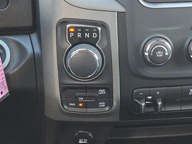Photo of 2024 Diamond Black Crystal Pearlcoat RAM 1500