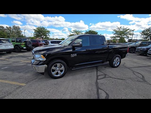 Photo of 2024 Diamond Black Crystal Pearlcoat RAM 1500