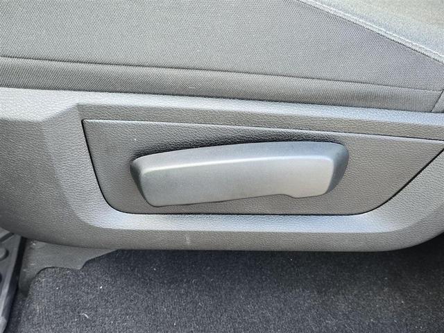 Photo of 2024 Diamond Black Crystal Pearlcoat RAM 1500