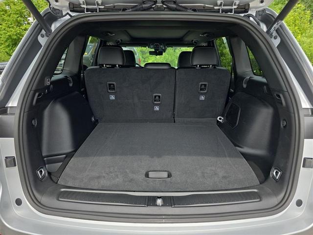 Photo of 2025 Silver Zynith Jeep Grand Cherokee