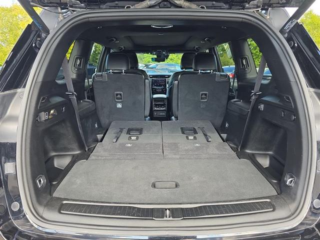 Photo of 2024 Diamond Black Crystal Pearlcoat Jeep Grand Cherokee L