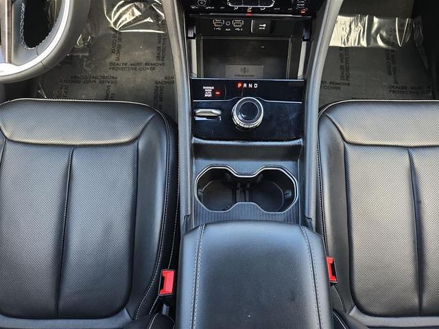Photo of 2024 Diamond Black Crystal Pearlcoat Jeep Grand Cherokee L