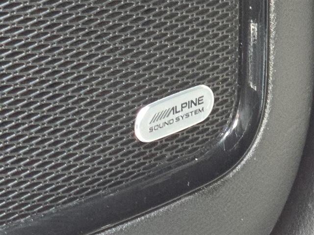 Photo of 2022 Diamond Black Crystal Pearlcoat Jeep Compass