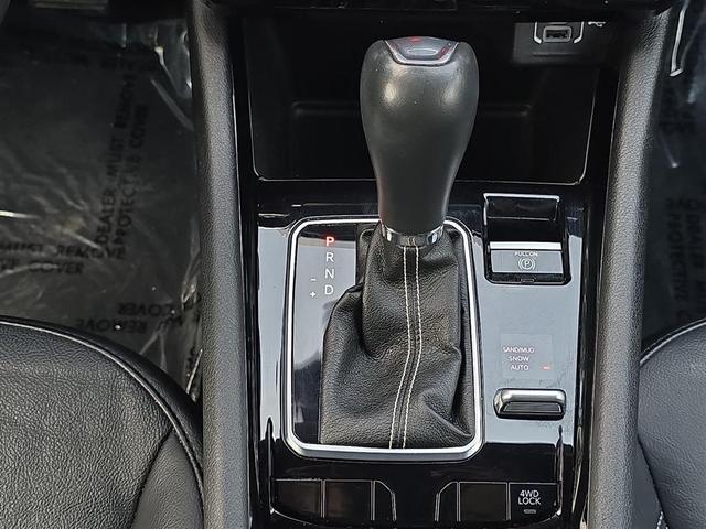 Photo of 2022 Diamond Black Crystal Pearlcoat Jeep Compass