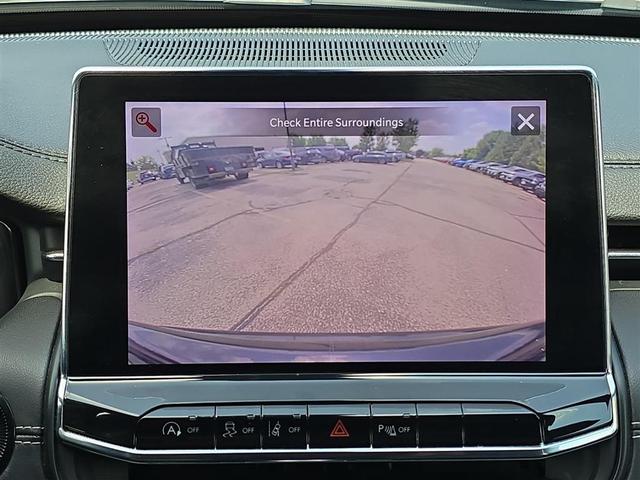 Photo of 2022 Diamond Black Crystal Pearlcoat Jeep Compass