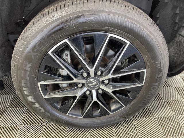 Photo of 2024 Gray Lexus GX 550