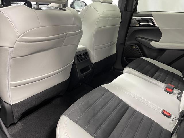 Photo of 2025 Black Diamond Mitsubishi Outlander