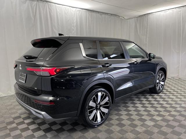 Photo of 2025 Black Diamond Mitsubishi Outlander