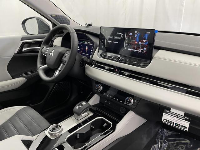 Photo of 2025 Black Diamond Mitsubishi Outlander