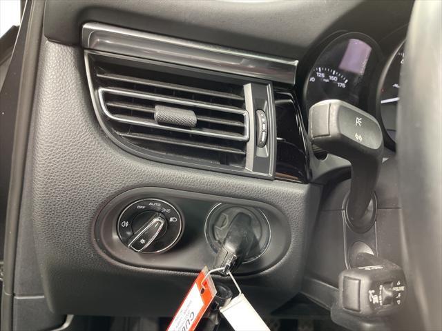 Photo of 2023 Gray Porsche Macan