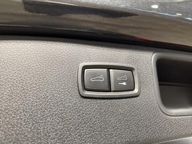 Photo of 2023 Gray Porsche Macan