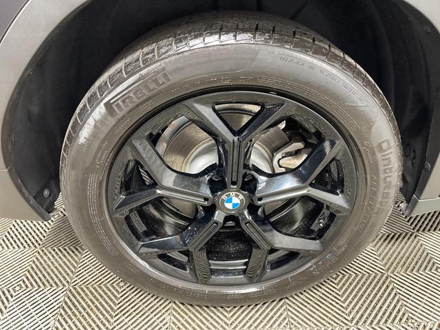 Photo of 2024 Gray BMW X4