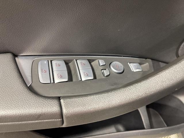 Photo of 2024 Gray BMW X4