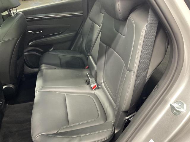 Photo of 2023 Shimmering Silver Hyundai TUCSON Hybrid