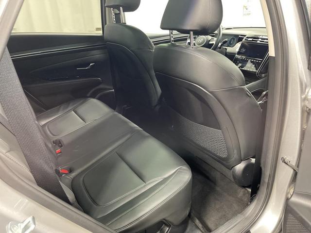 Photo of 2023 Shimmering Silver Hyundai TUCSON Hybrid