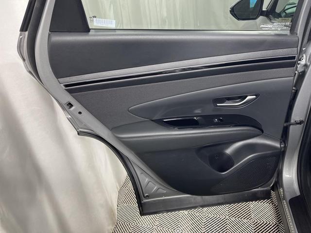 Photo of 2023 Shimmering Silver Hyundai TUCSON Hybrid
