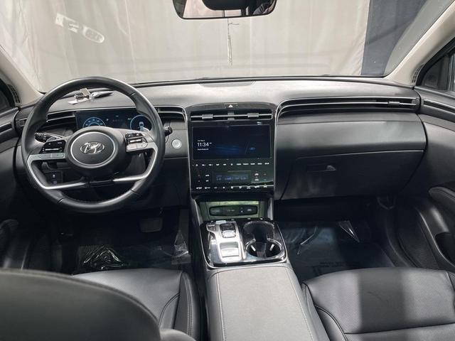 Photo of 2023 Shimmering Silver Hyundai TUCSON Hybrid