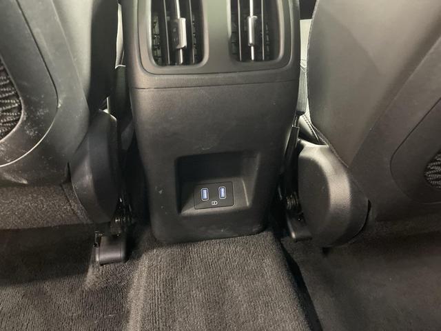 Photo of 2023 Shimmering Silver Hyundai TUCSON Hybrid