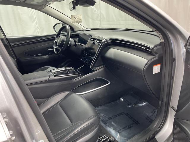Photo of 2023 Shimmering Silver Hyundai TUCSON Hybrid