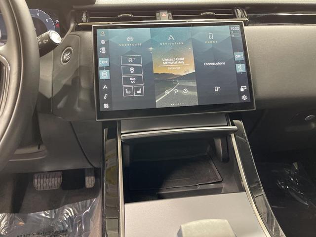 Photo of 2024 White Land Rover Range Rover Velar