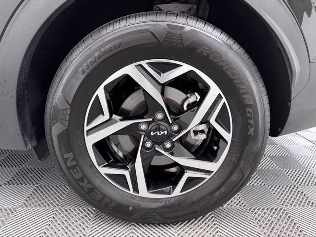 Photo of 2024 Fusion Black Kia Sportage