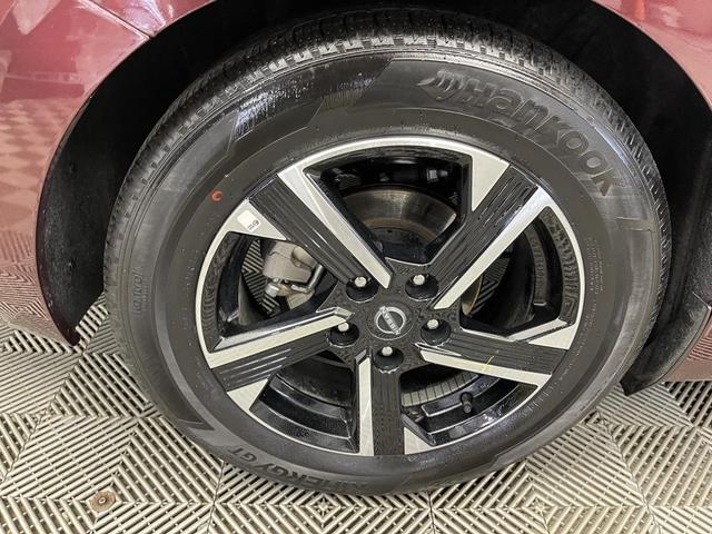 Photo of 2024 Rosewood Metallic Nissan Sentra