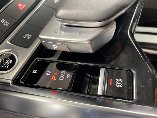 Photo of 2022 Gray Metallic Audi e-tron