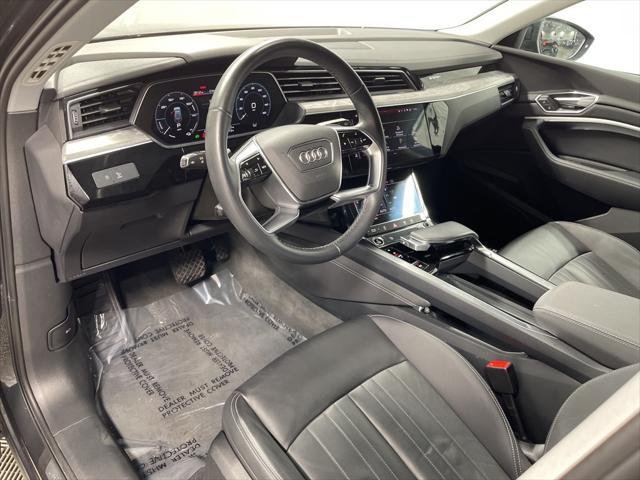 Photo of 2022 Gray Metallic Audi e-tron
