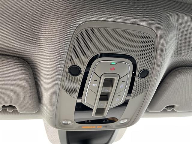 Photo of 2022 Gray Metallic Audi e-tron