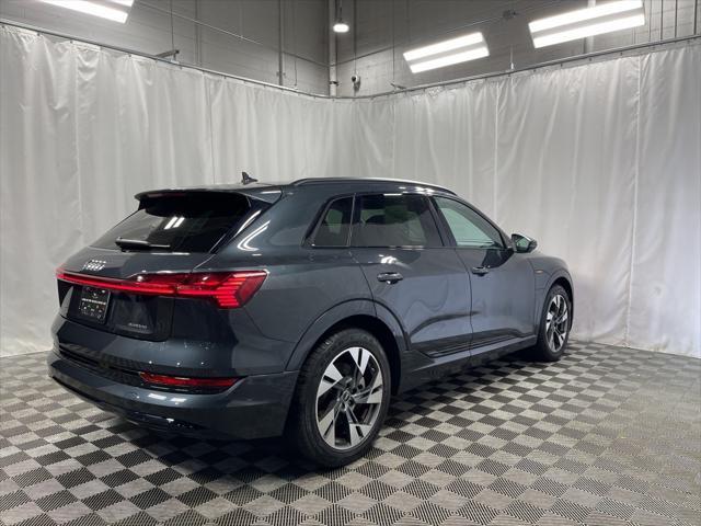 Photo of 2022 Gray Metallic Audi e-tron