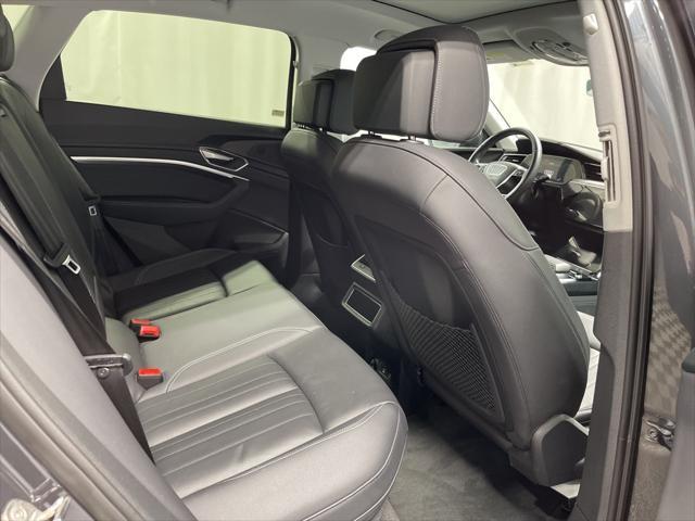 Photo of 2022 Gray Metallic Audi e-tron