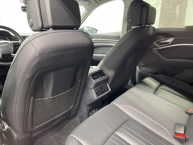 Photo of 2022 Gray Metallic Audi e-tron