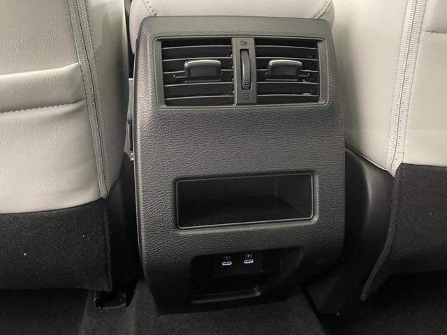 Photo of 2025 White Diamond Mitsubishi Outlander