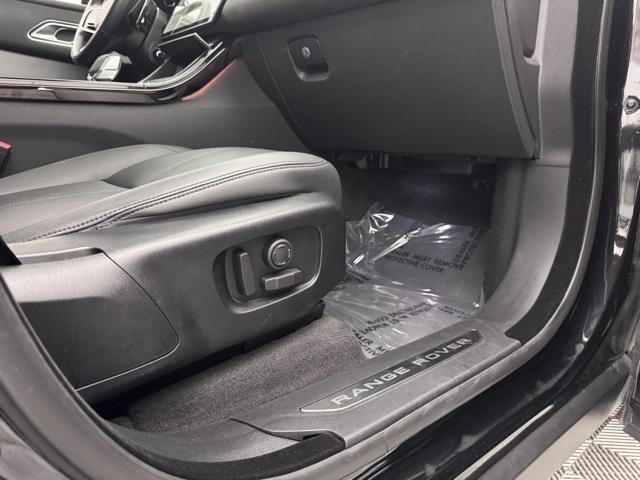 Photo of 2024 Black Land Rover Range Rover Velar