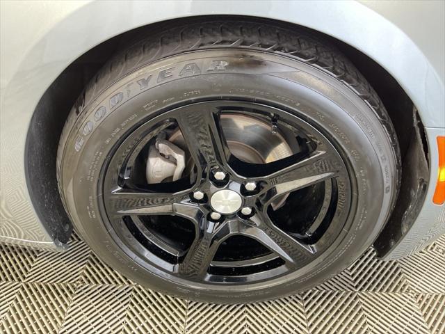 Photo of 2023 Sharkskin Metallic Chevrolet Camaro