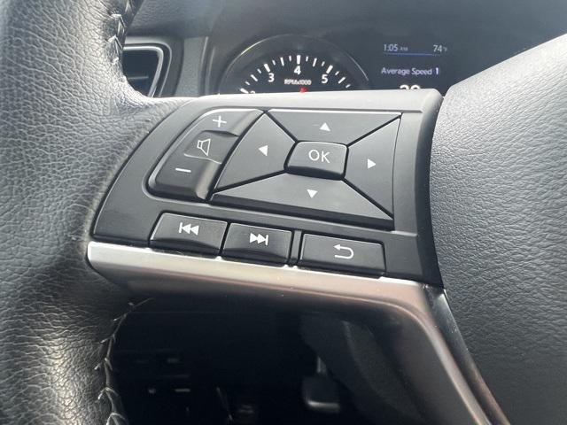 Photo of 2020 Magnetic Black Pearl Nissan Rogue Sport