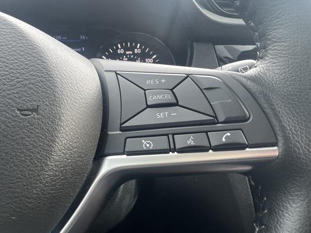 Photo of 2020 Magnetic Black Pearl Nissan Rogue Sport