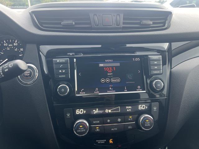 Photo of 2020 Magnetic Black Pearl Nissan Rogue Sport