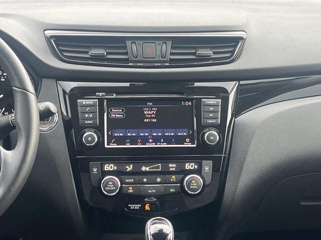 Photo of 2020 Magnetic Black Pearl Nissan Rogue Sport
