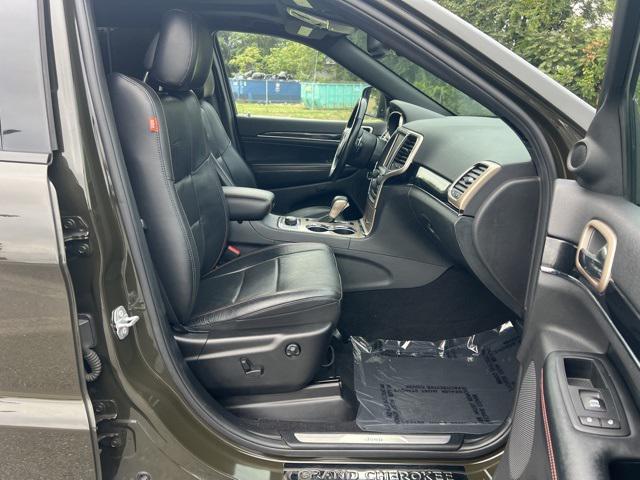 Photo of 2016 Recon Green Clearcoat Jeep Grand Cherokee