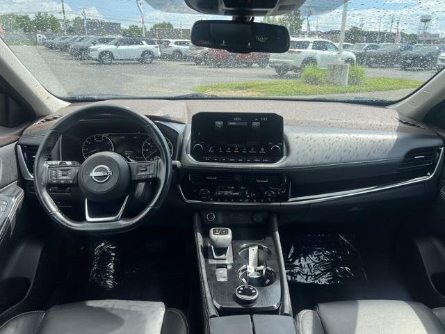 Photo of 2023 Super Black Nissan Rogue