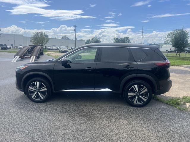 Photo of 2023 Super Black Nissan Rogue